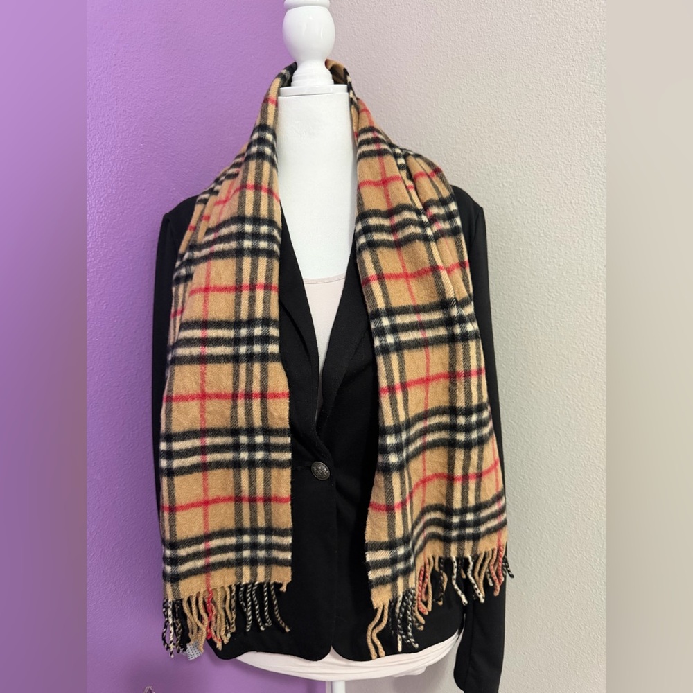 Burberrys nova check cashmere scarf - Picture 3 of 4